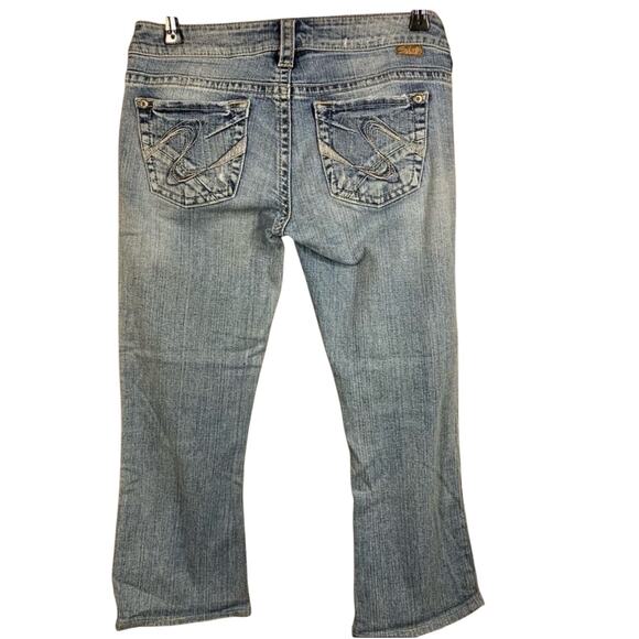 Silver Jeans TUESDAY Capris Womens Sz 28 Light Denim Cropped Embroidered Summer - Picture 1 of 10